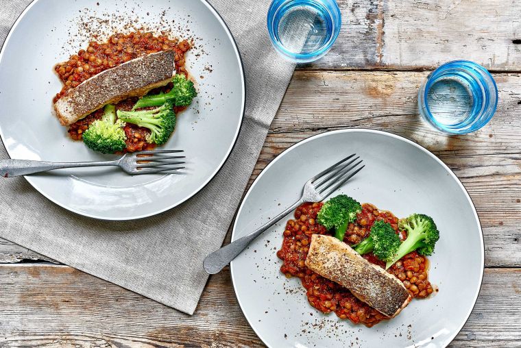 Salmon fillet with spicy tomato lentils, broccoli & flax seeds recipe