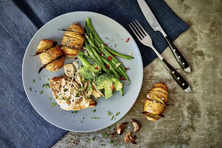 Chicken with wild mushroom & tarragon sauce, hassleback potatoes, green beans & broccoli with garlic, lemon & chilli