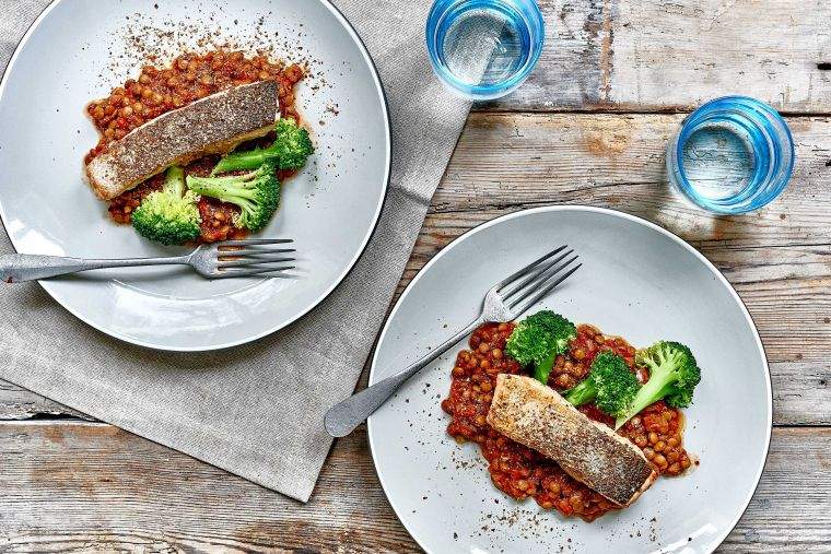 Salmon fillet with spicy tomato lentils, broccoli & flax seeds recipe