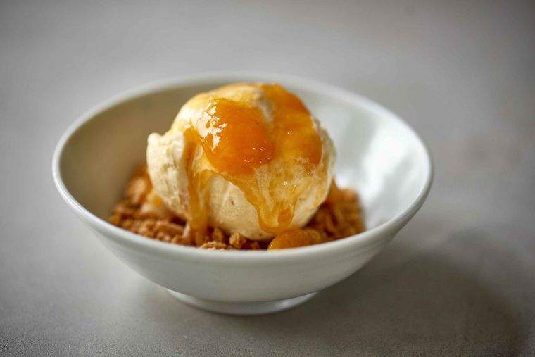Apricot and gin compote