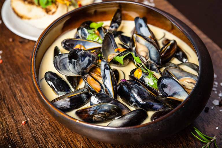 A dish of mussels