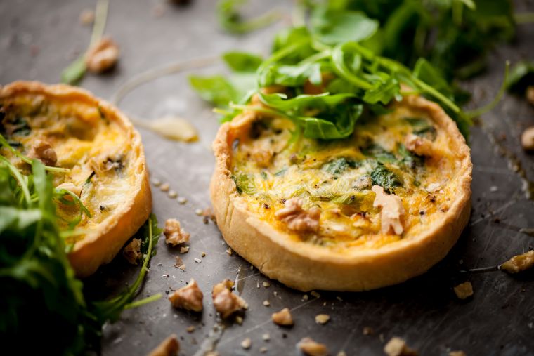 Spinach, leek and blue cheese tart with toasted walnuts and rocket recipe